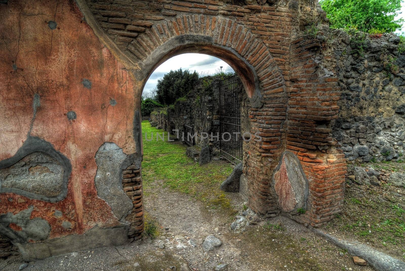 Some details of the excavations of Pompeii in HDR.