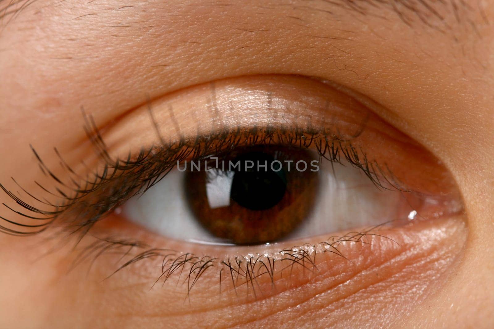 girl eye look around for find something