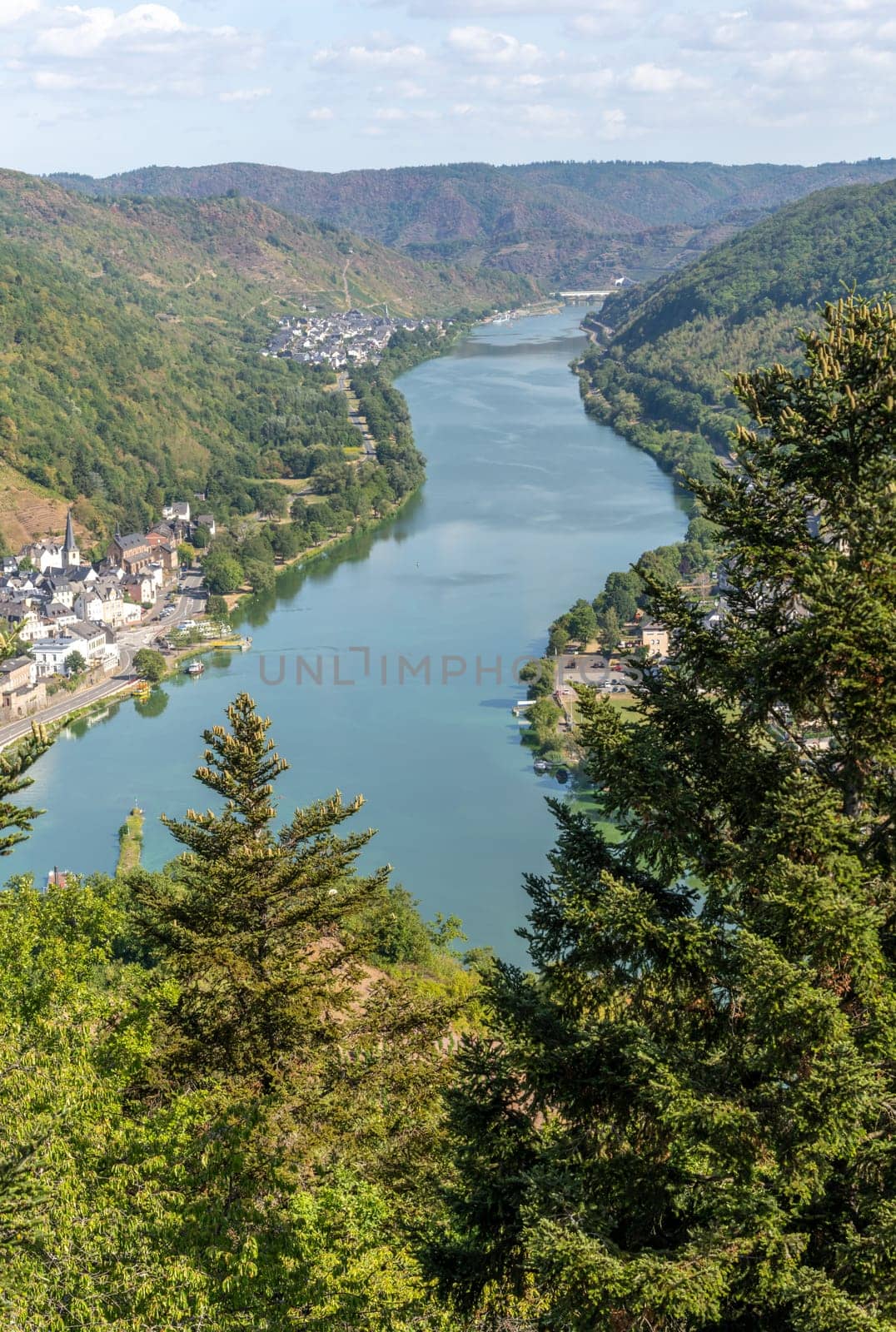 Spectacular, breathtaking panoramic view from the Prizenkop tower of the Moselle loop, the Moselle valley from Reil to the Bremmer Calmont, Zeller Hamm, the Hunsrück heights and the Kondelwald forest.
