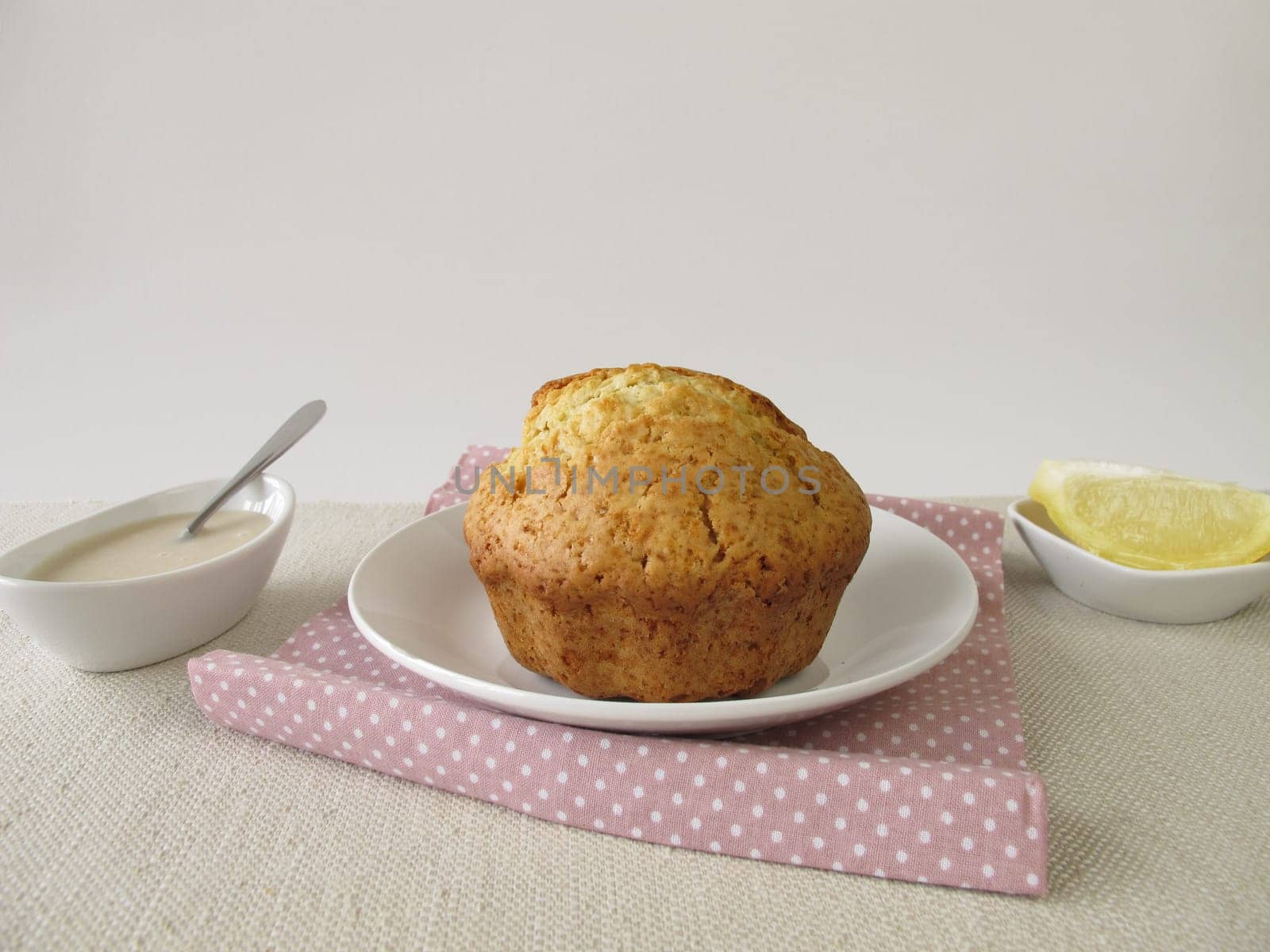 Round lemon stircake
