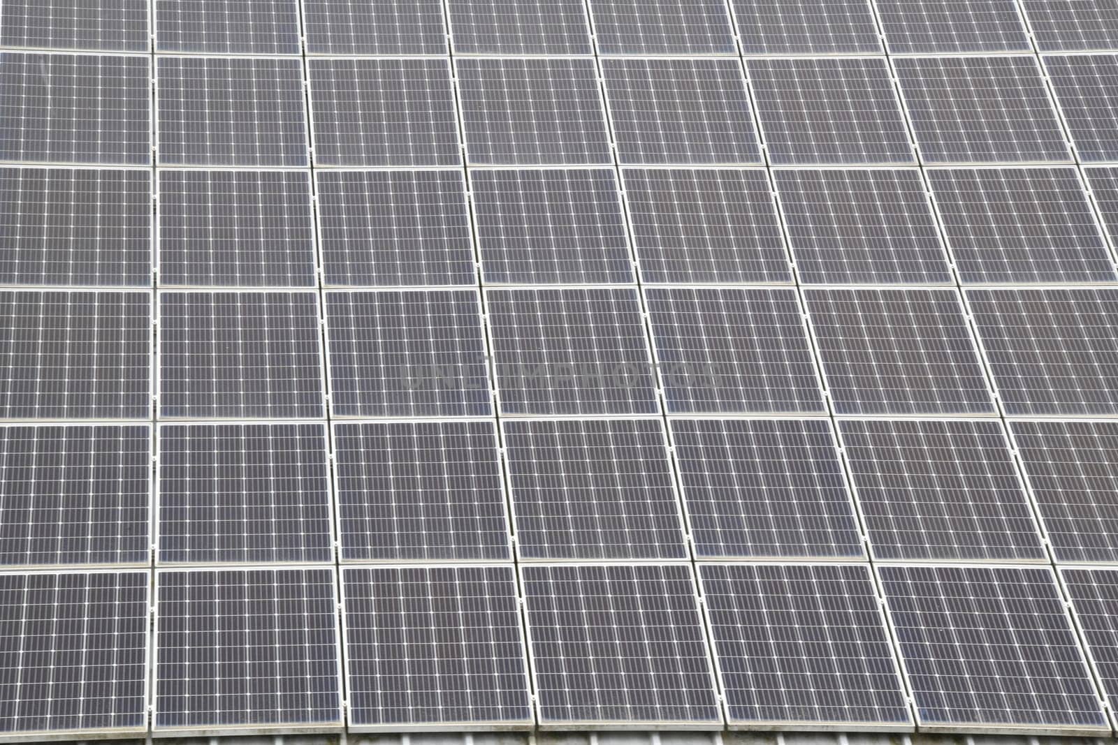 A monocrystalline photovoltaic system has a higher efficiency than polycrystalline solar modules. Green hydrogen can be produced. They contribute to the essential protection of the environment