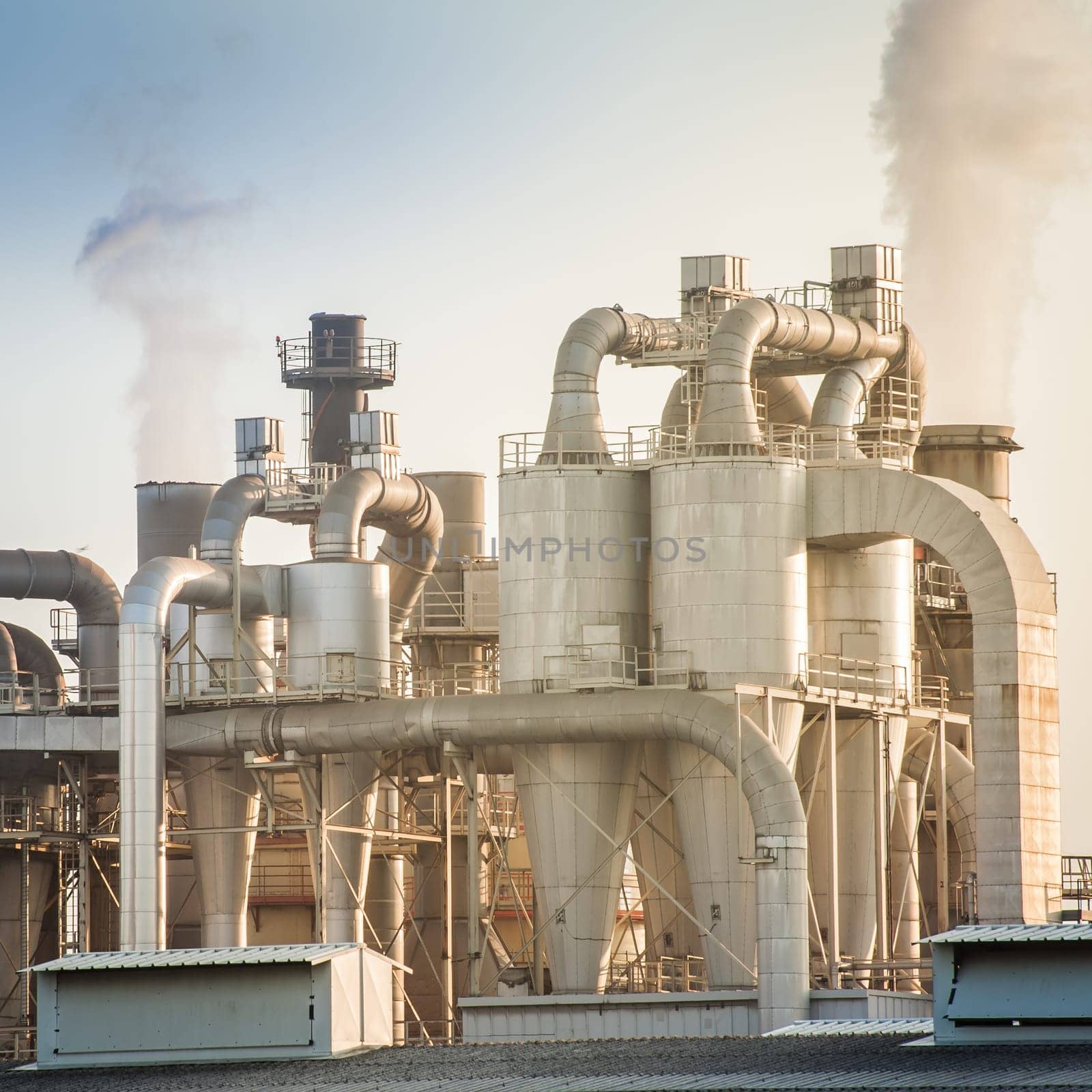 Chemical plant for the processing of chipboard of a furniture factory