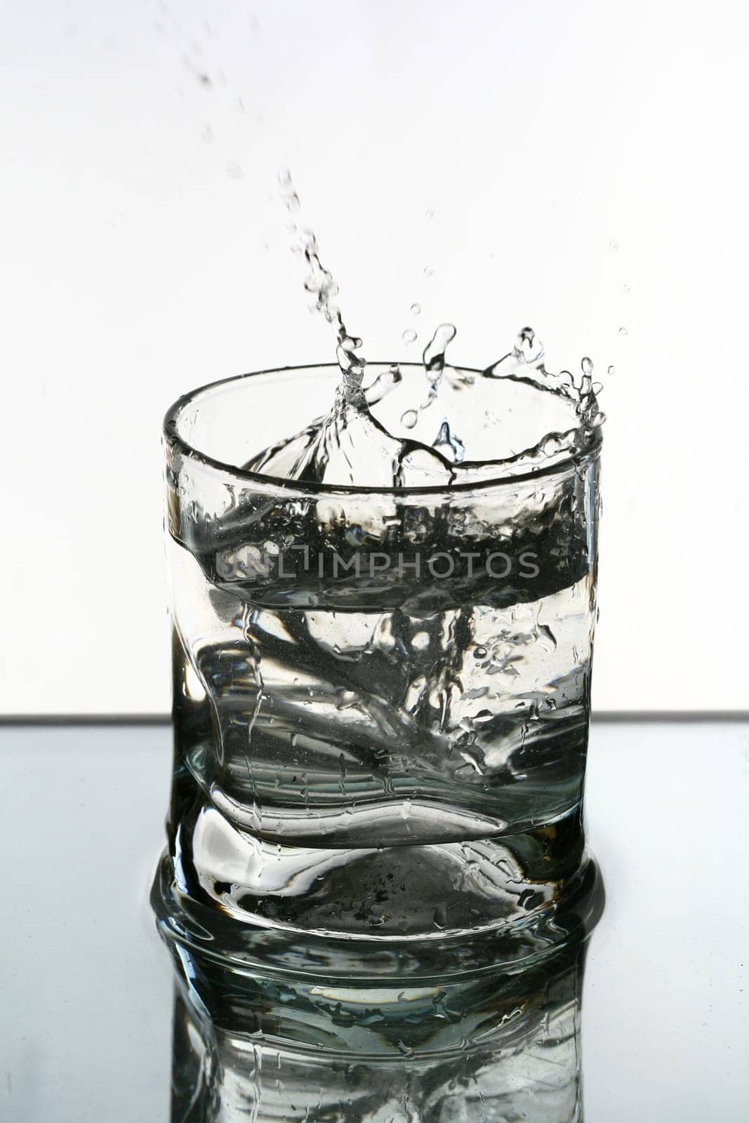 vodka alcohol elegant splash bar background
