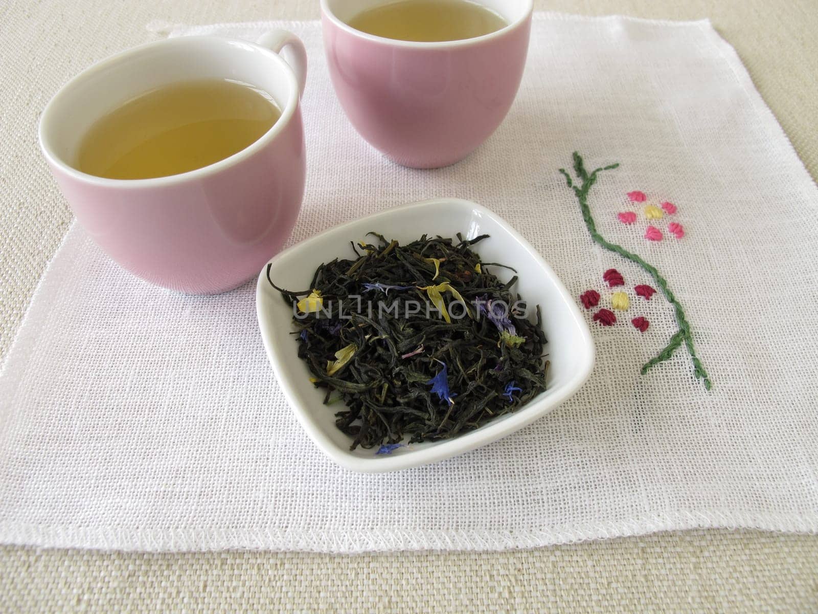 Green tea with flowers
