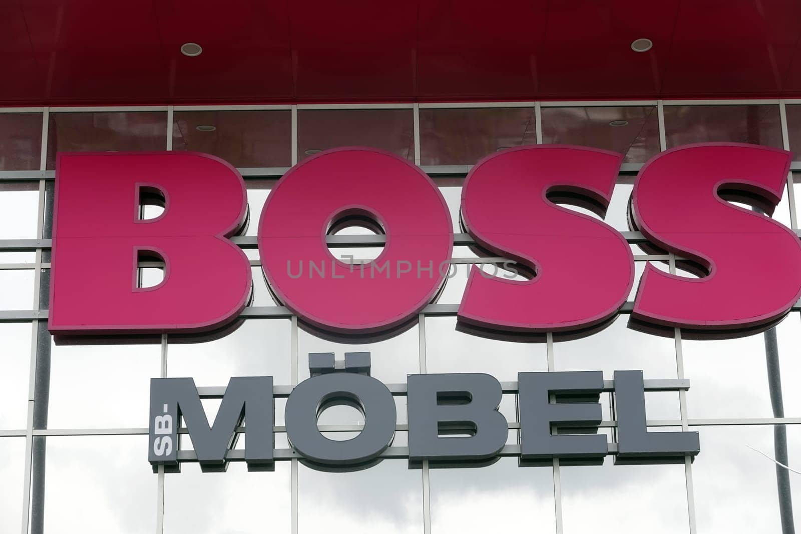 Möbel Boss-Fliliale, einem Tochterunternehmen der Porta Holding, ,Nordrhein-Westfalen, Deutschland, Bornheim/Rheinland