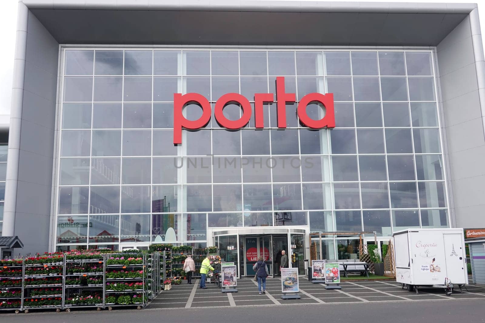 Filiale der Möbel Porta Holding - Symbolbild, Nordrhein-Westfalen, Deutschland, Bornheim/Rheinland
