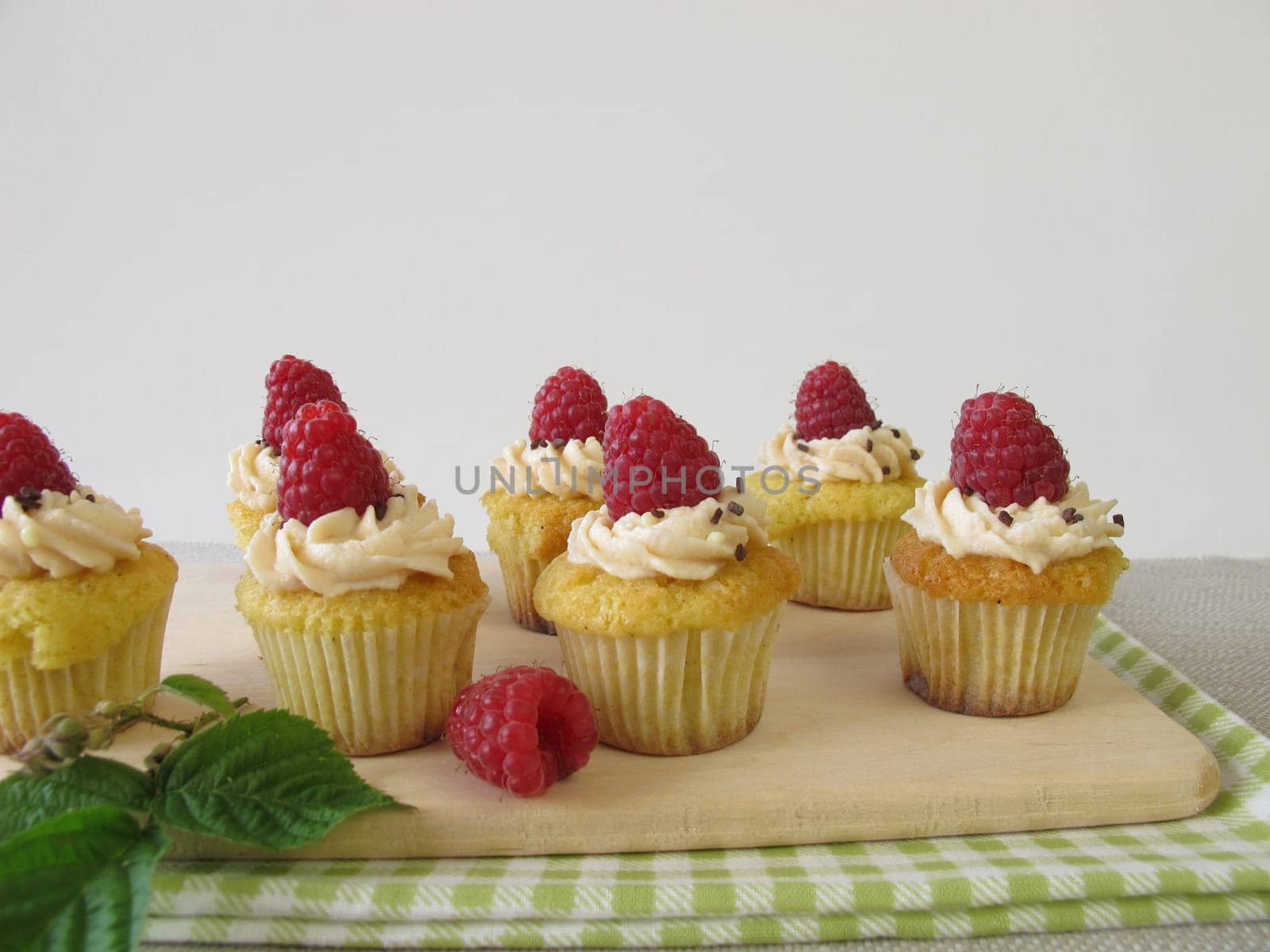 Gluten-free raspberry cupcakes