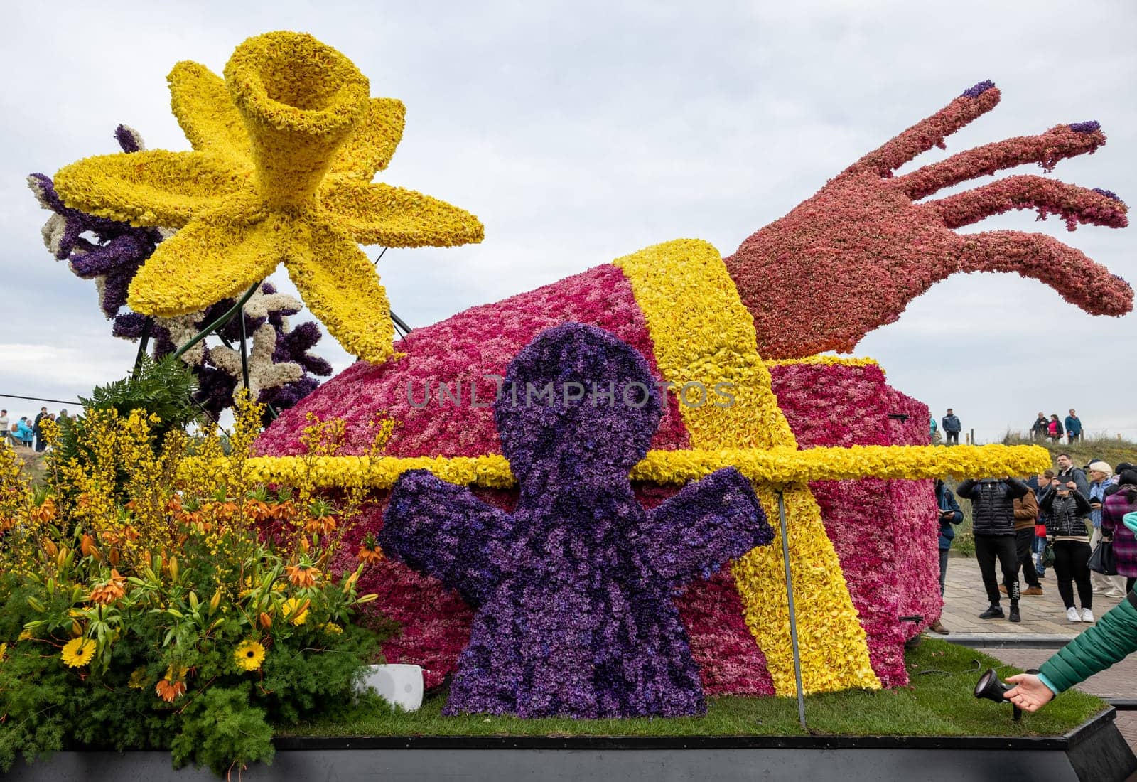 Noordwijk, Netherlands - April 22, 2023: Spectacular flower covered floats in the Bloemencorso Bollenstreek the annual spring flower parade from Noordwijk to Haarlem in the Netherlands.