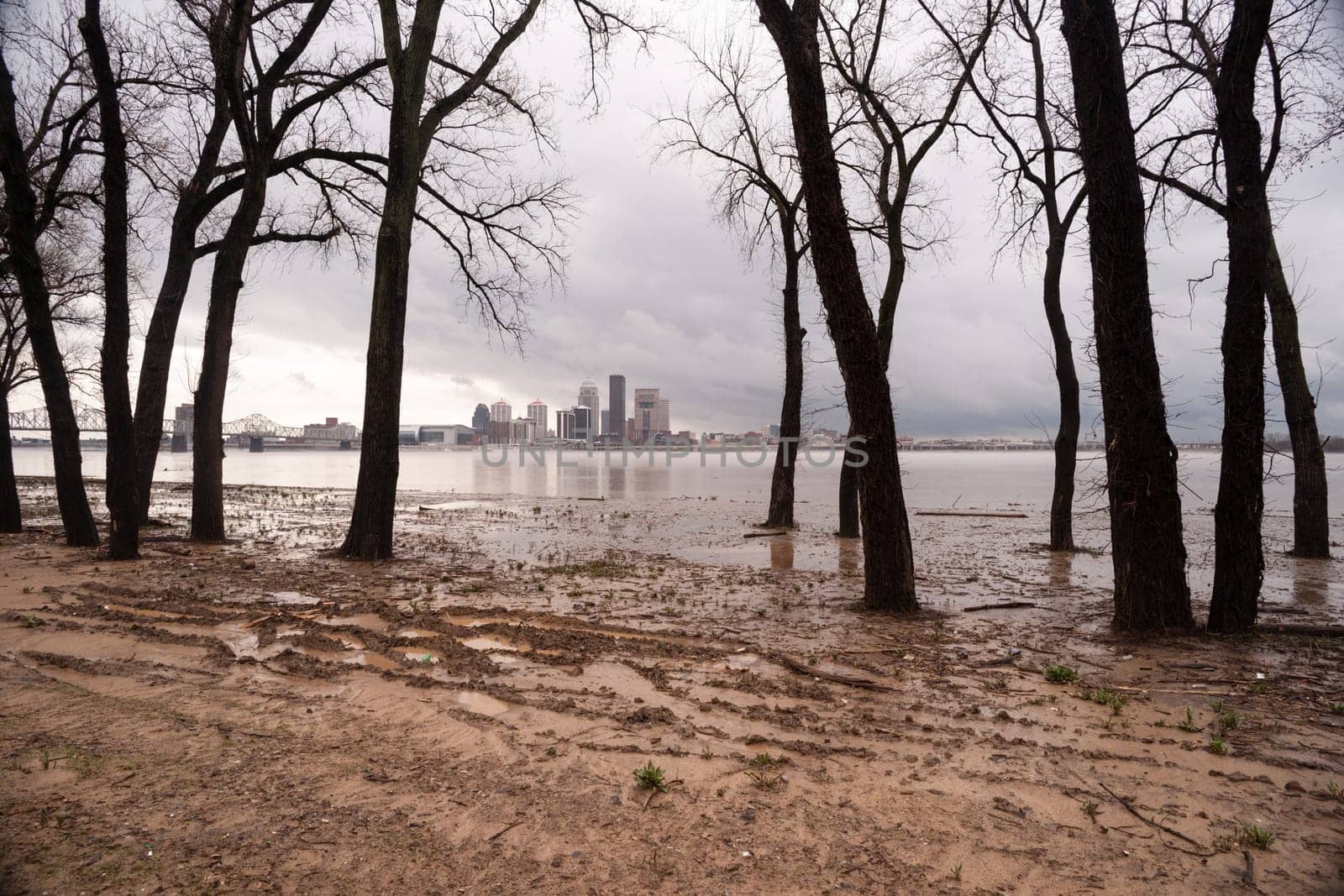 Record rainfall creates flooding in Kentucky April 2015