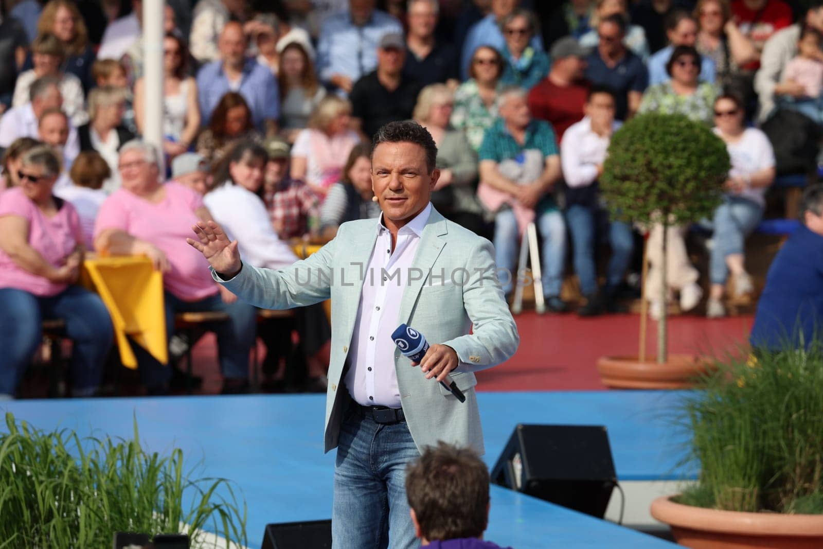Stefan Mross (singer / presenter / entertainer) in the ARD TV show "Immer wieder sonntags""."