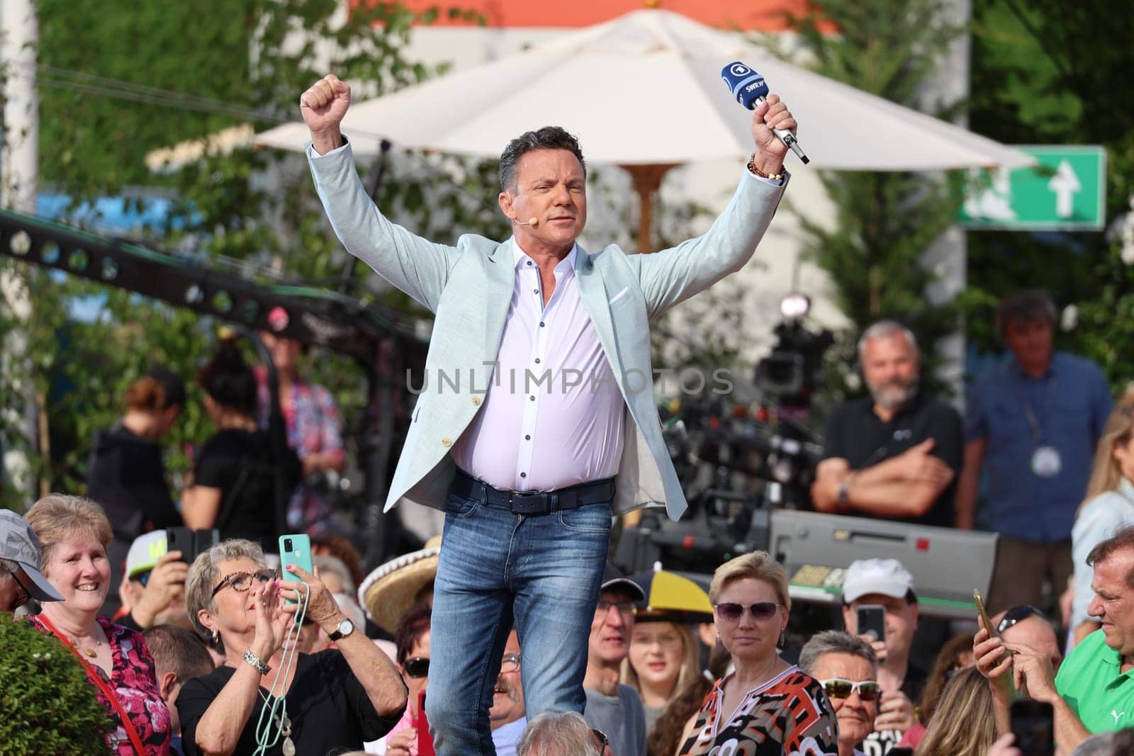 Stefan Mross (singer / presenter / entertainer) in the ARD TV show "Immer wieder sonntags""."
