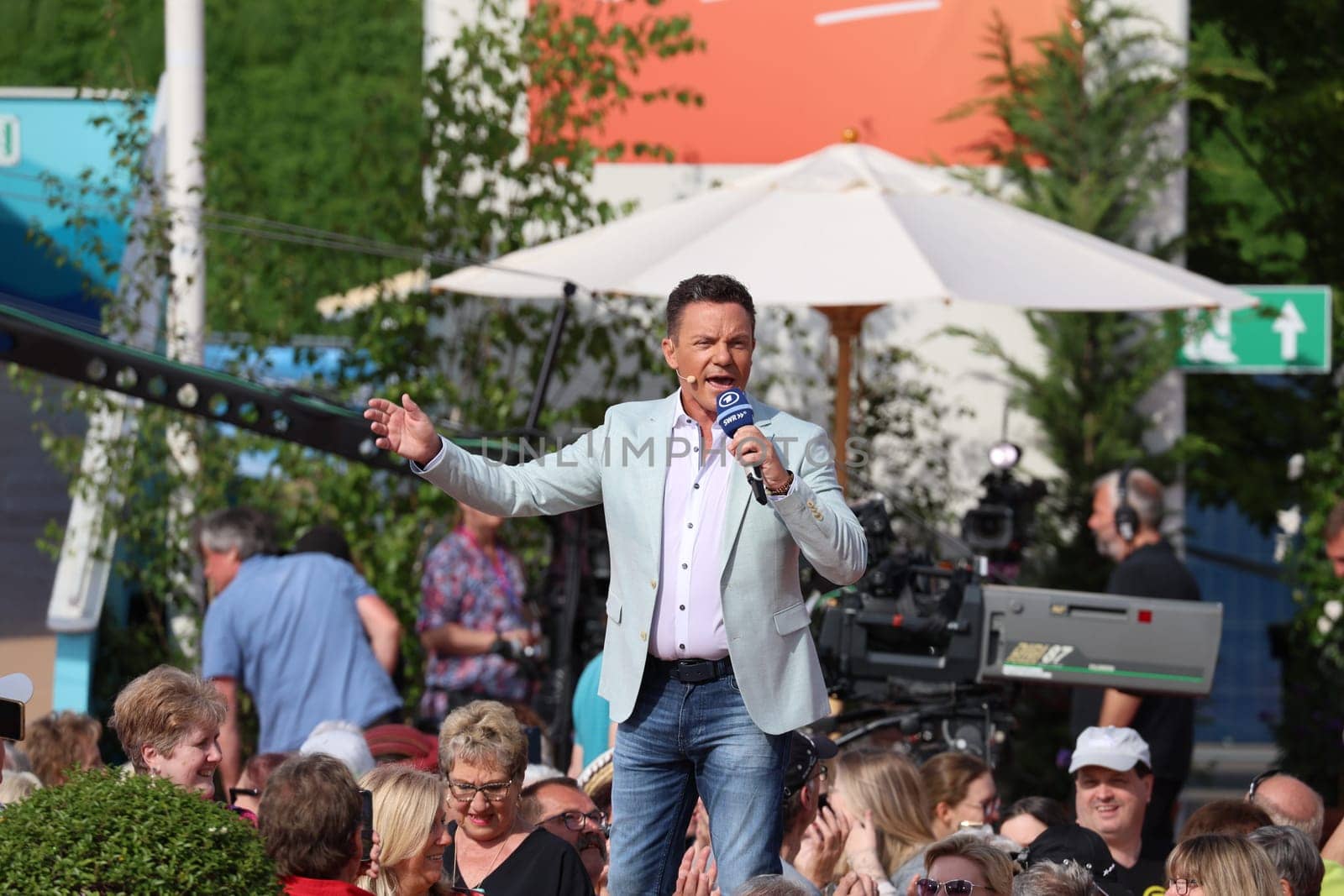Stefan Mross (singer / presenter / entertainer)  in the ARD TV program "Immer wieder sonntags""."