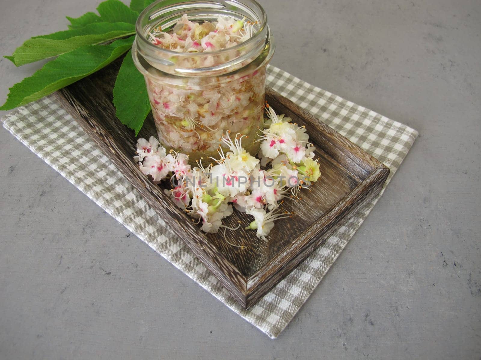 Chestnut flower tincture, extract from horse chestnut flowers