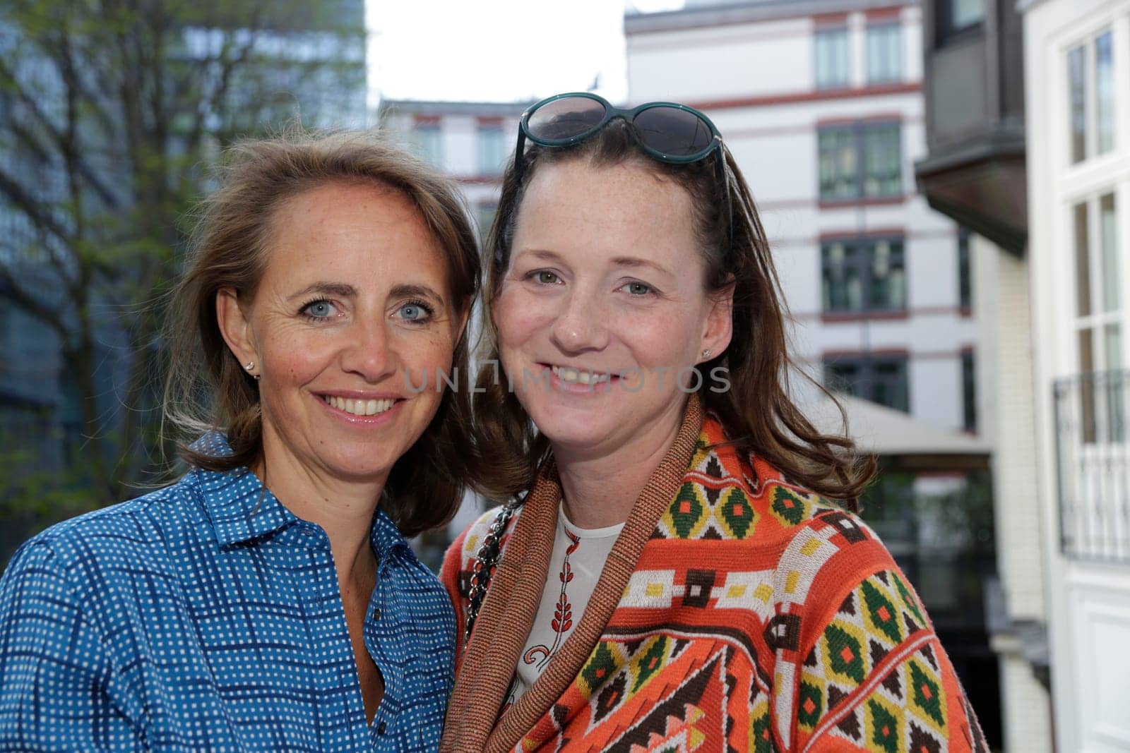 Jonica Jahr-Goedhart und Jenny Falckenberg bei der  Petra Teufel Fashion Night 2015 in   Hamburg