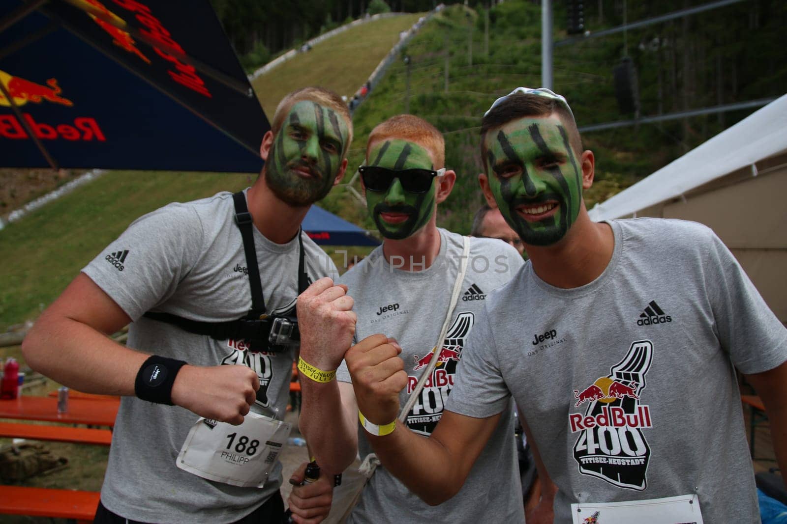 Masked and fun were those of these three runners at the Red Bull 400 - Germany premiere Titisee-Neustadt