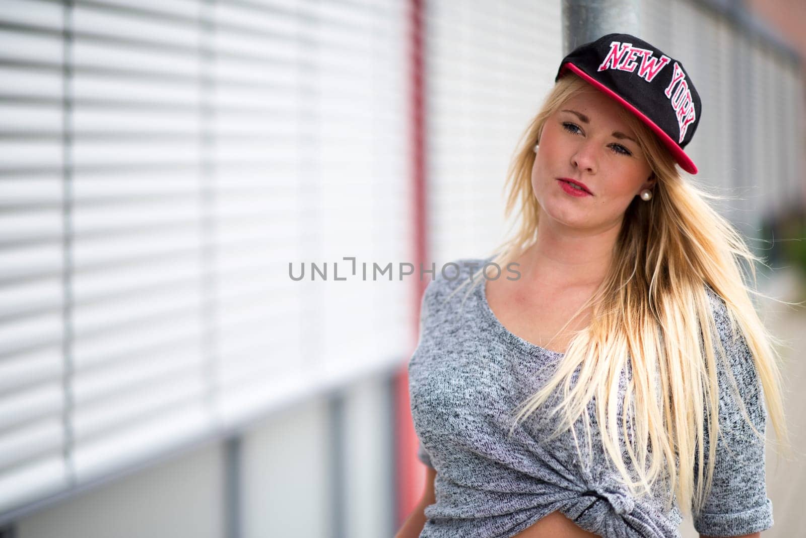 Skater with basecap outside