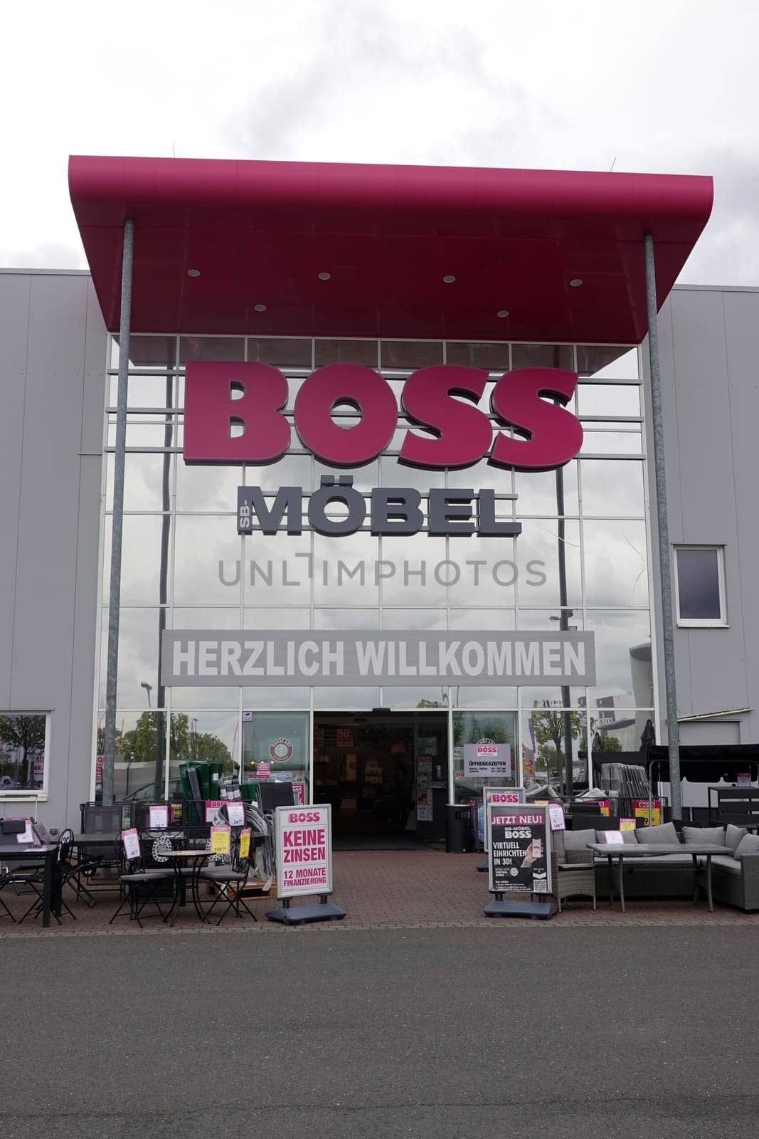Möbel Boss-Fliliale, einem Tochterunternehmen der Porta Holding, ,Nordrhein-Westfalen, Deutschland, Bornheim/Rheinland
