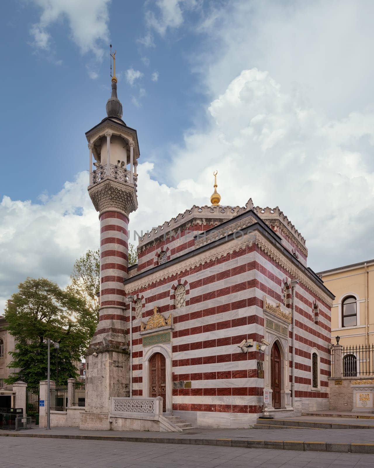 Vilayet Mosque, Vilayet Cami, or Nalli Masjid, a 19th century small mosque built by Imam Ali Efendi, located at Ankara Street, Sirkeci neighborhood, Istanbul, Turkey