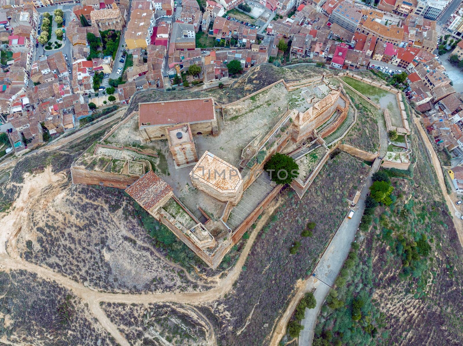 Castle fortress of Monzón Huesca of Muslim origin, Order of the Temple, strategic situation of difficult conquest of warlike interest in all the wars from the 10th century to the 20th century.