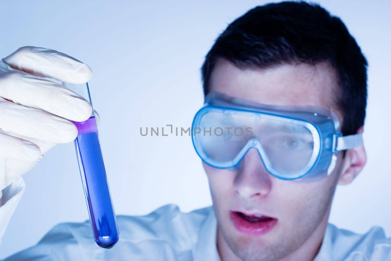 Man working in the chemistry laboratory