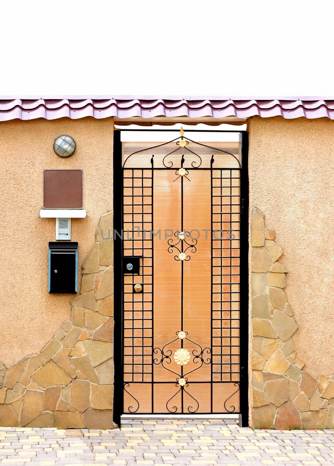 Cottage fasade door. mailbox and ring. isolated
