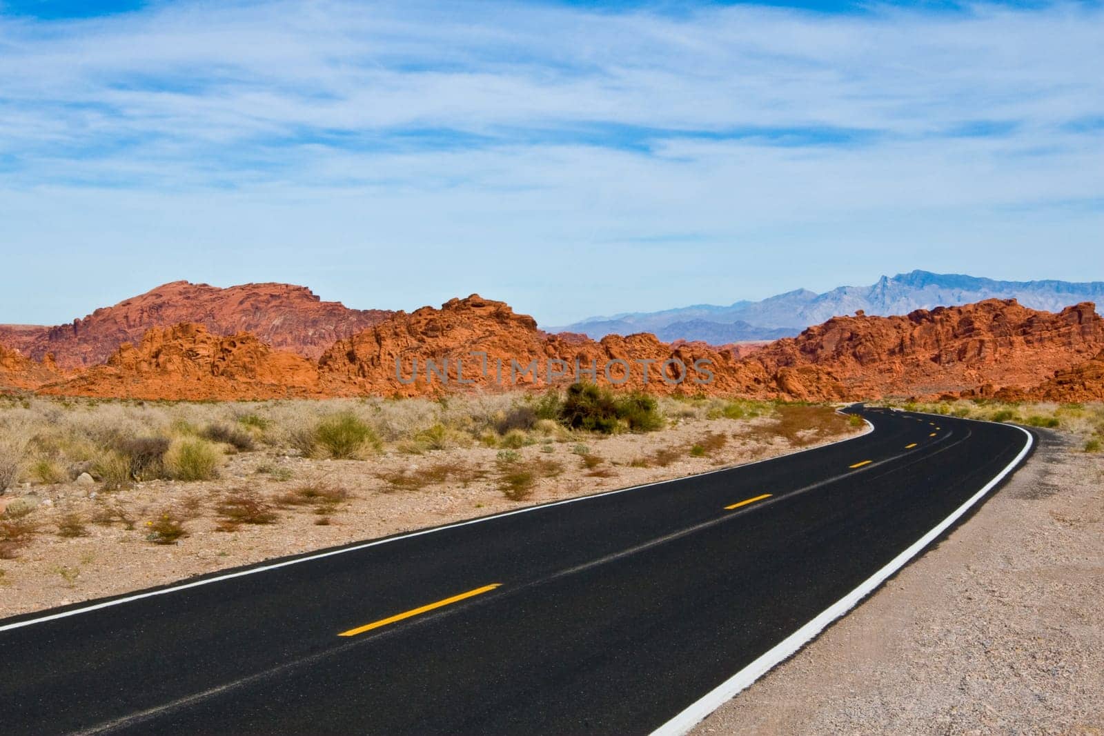 The sinuous road going to Valley Of Fire State Park
