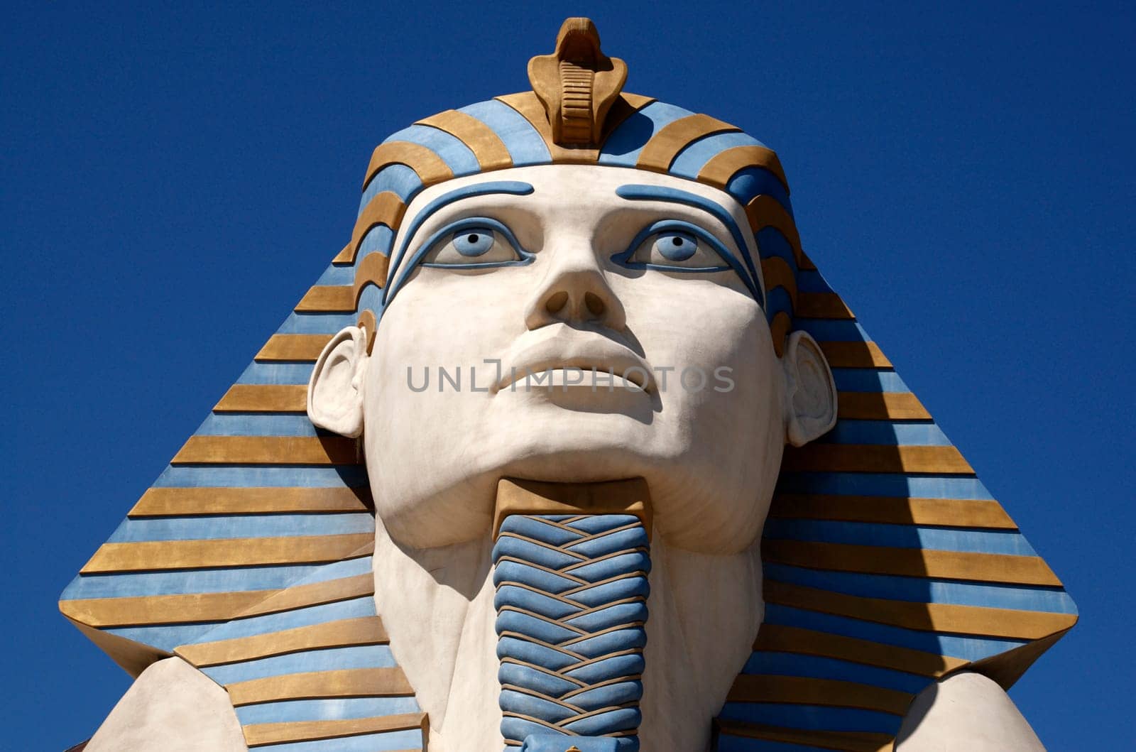 replica of the great sphinx of giza