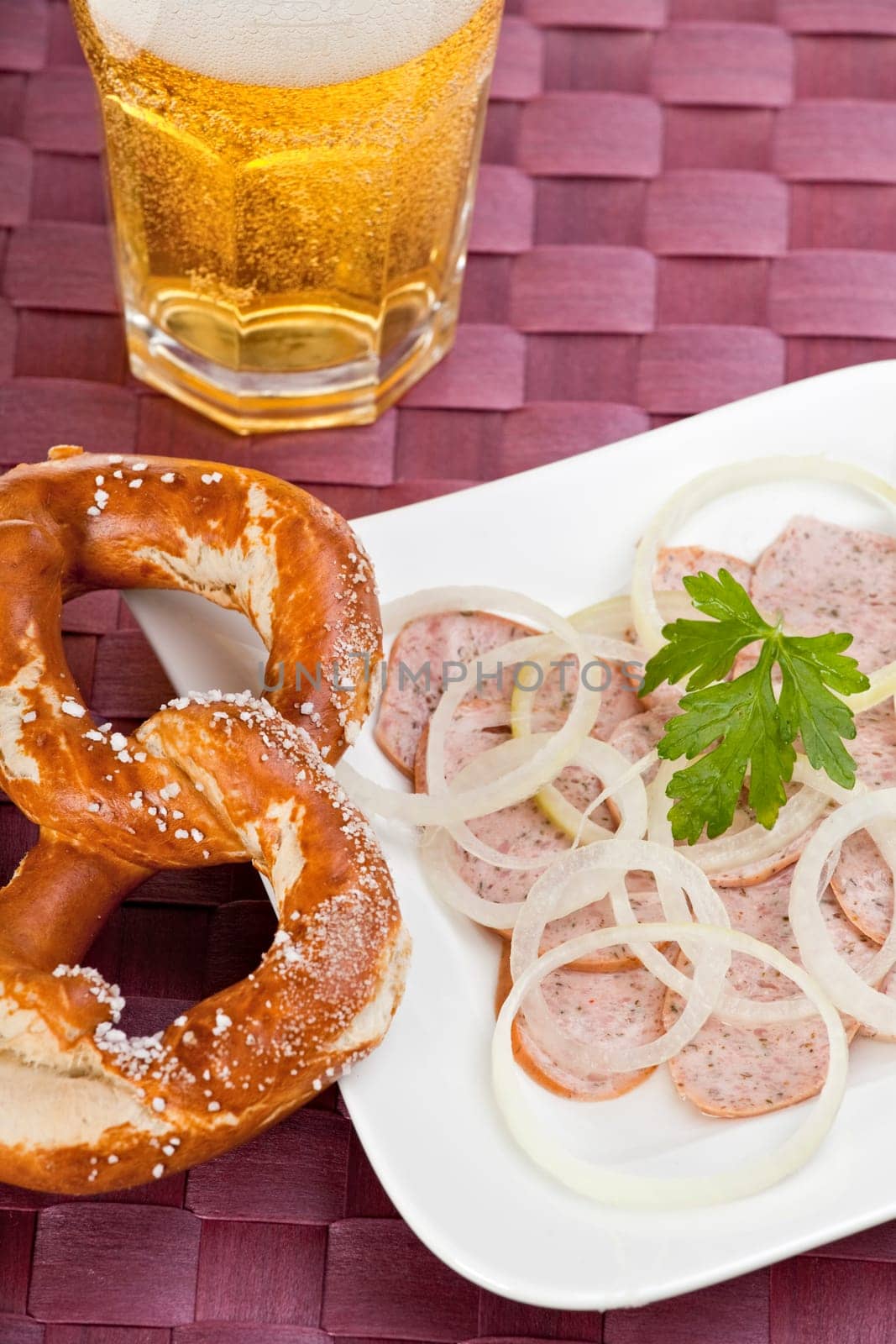 salad made of strips of sausage and onions