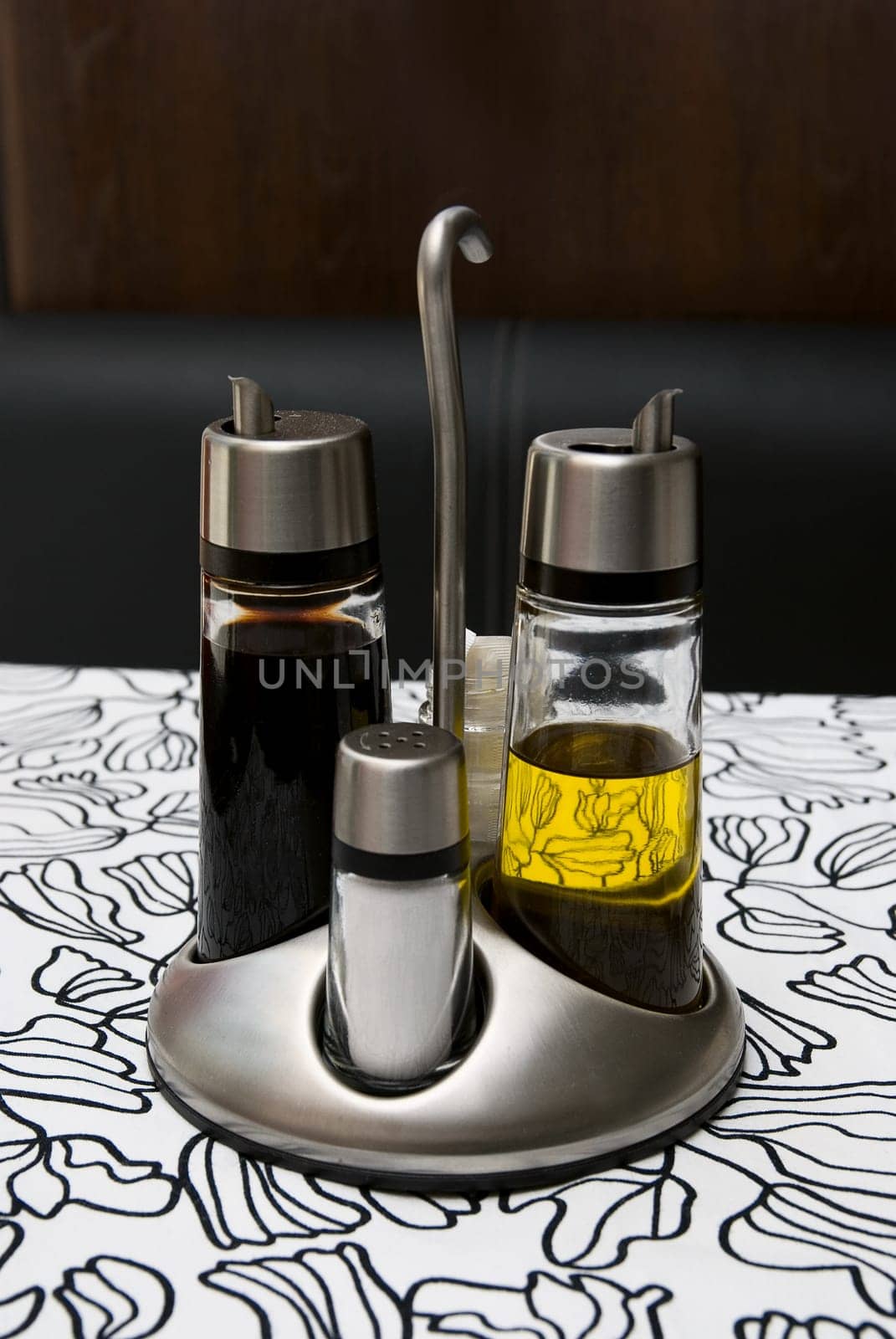 Sauce, saltcellar and paper container
