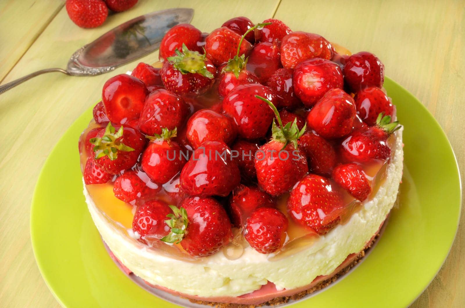 strawberry cake with yoghurt cream