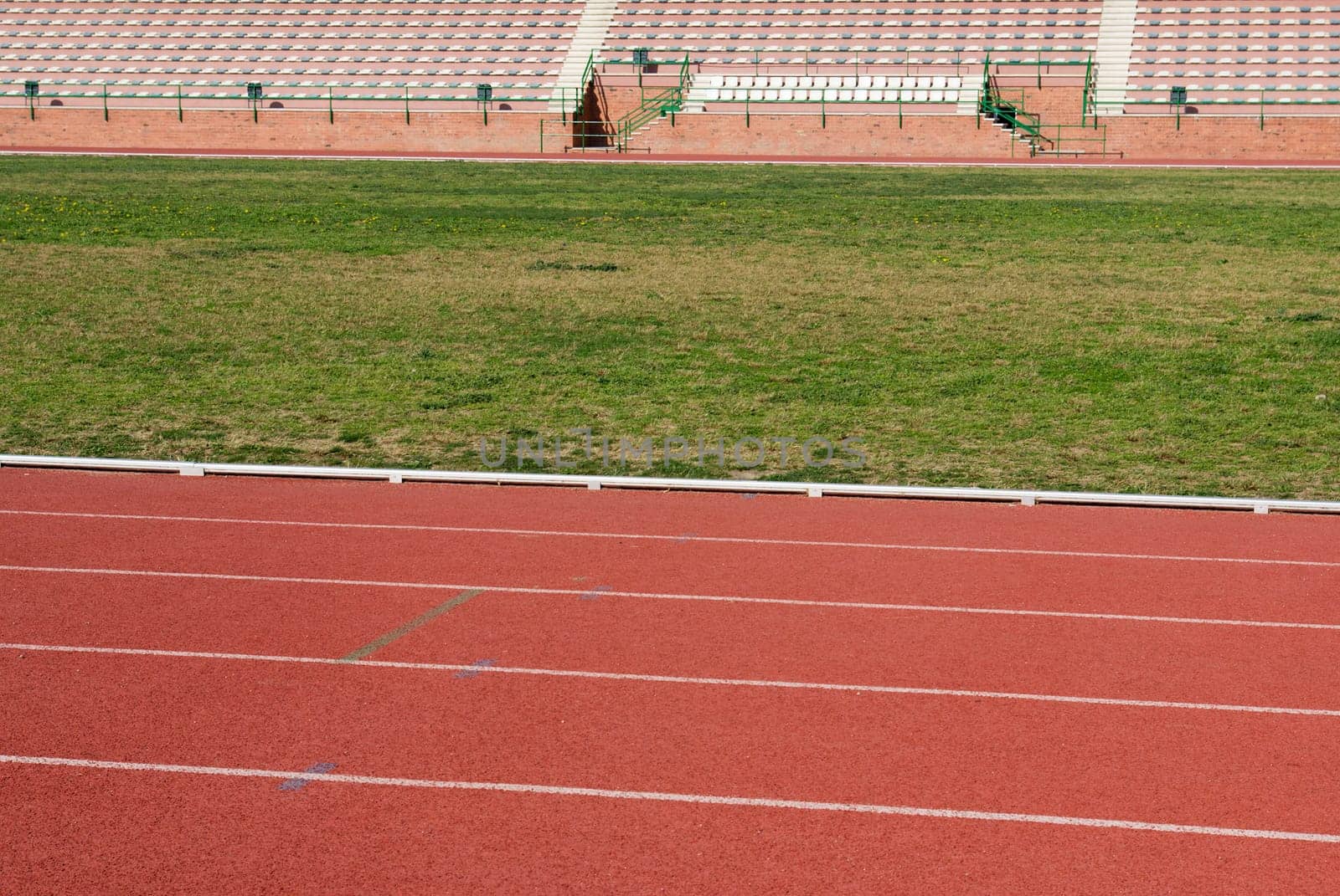 Athletics stadium racetracks