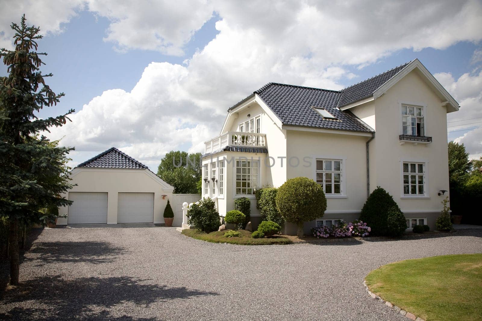 Old renovated upper class villa and nice driveway Denmark.
