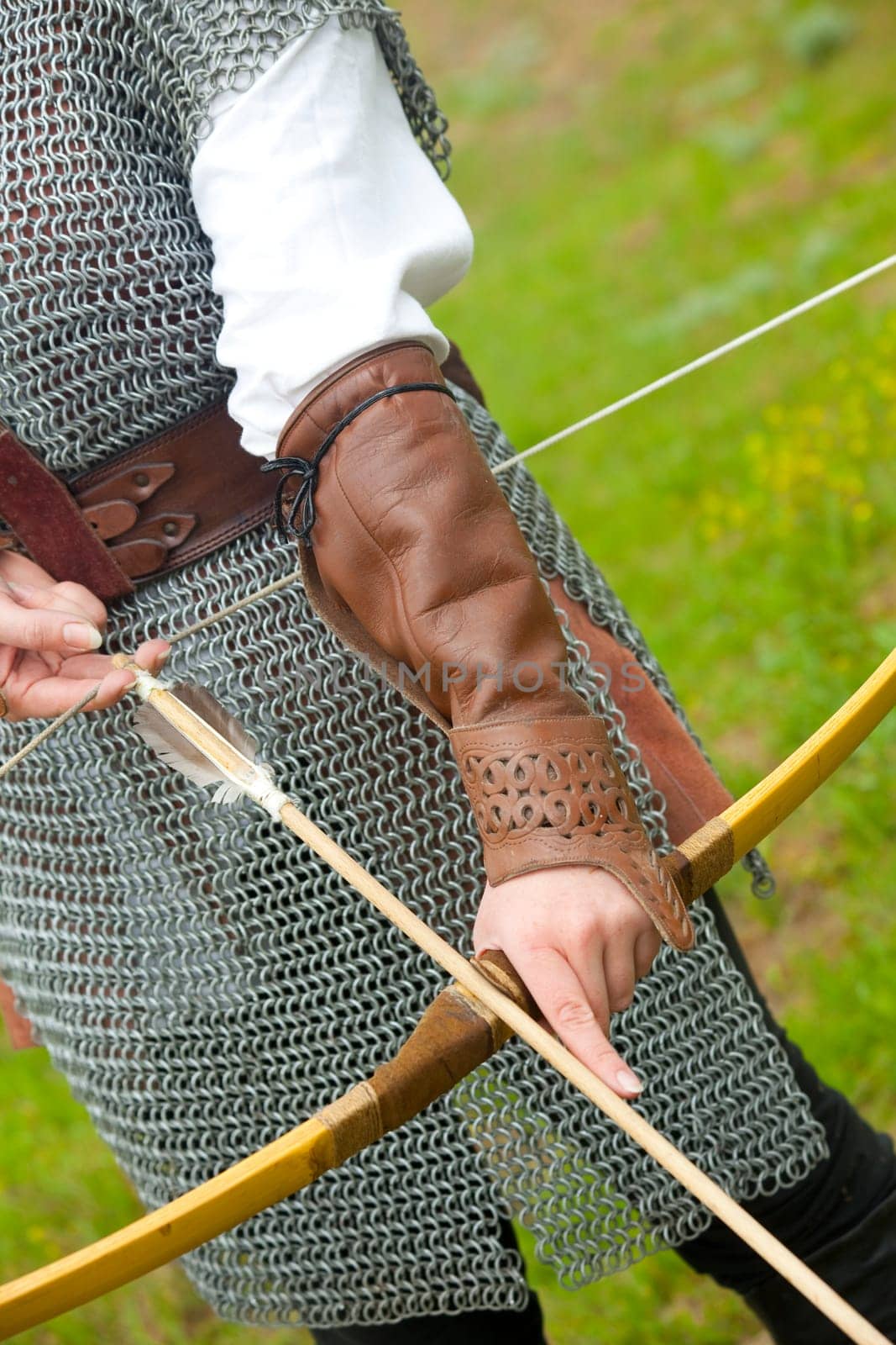 bow / medieval armor / historical story