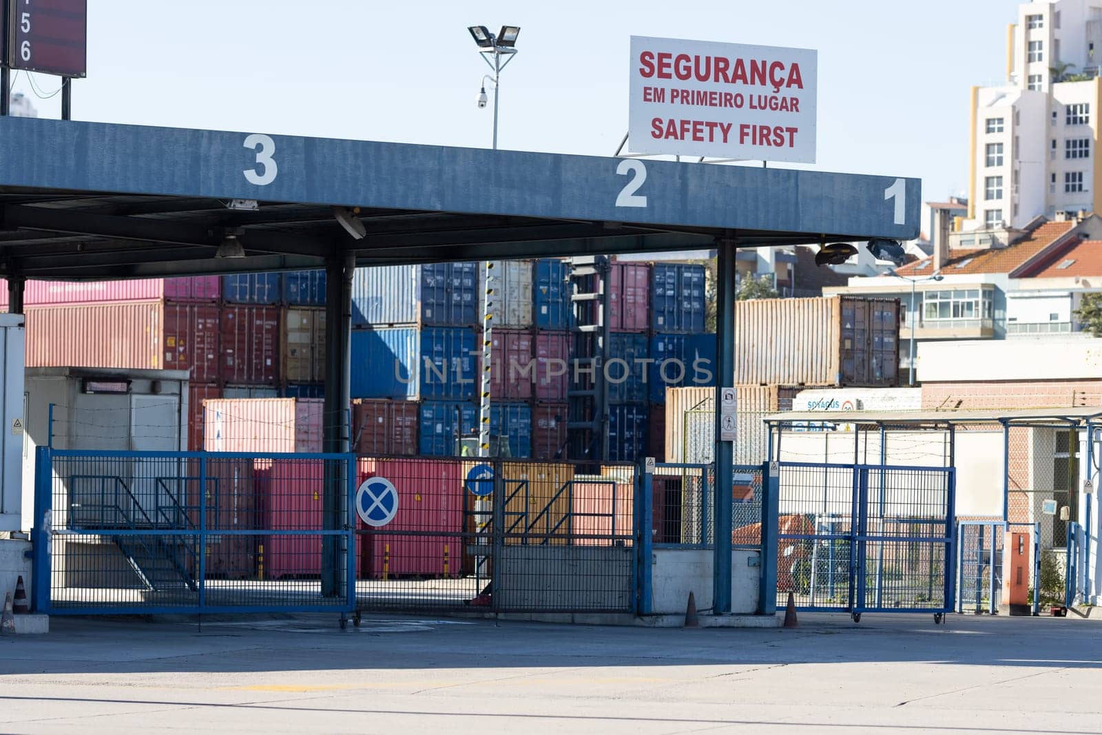 1 December 2022 PORTUGAL, LISBON: Rua da Cintura do Porto de Lisboa - control pass to the port. Mid shot