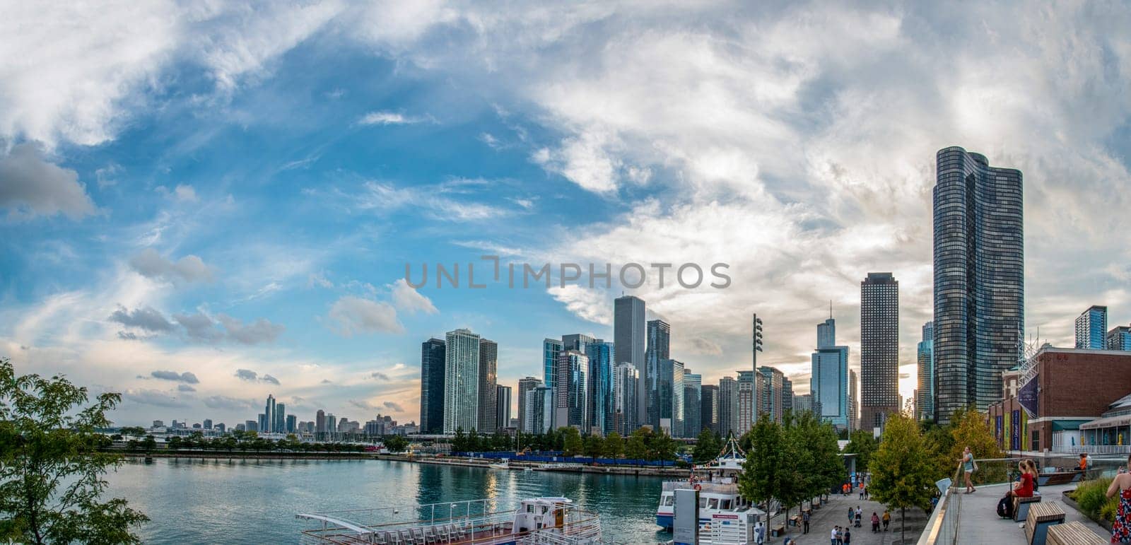 Sunset over the skyline of Chicago, from Navy Pier, USA