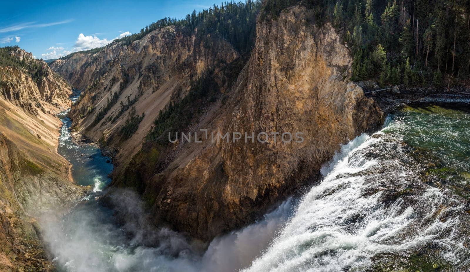 River flowing through the popular Grand Canyon of the Yellowstone, USA
