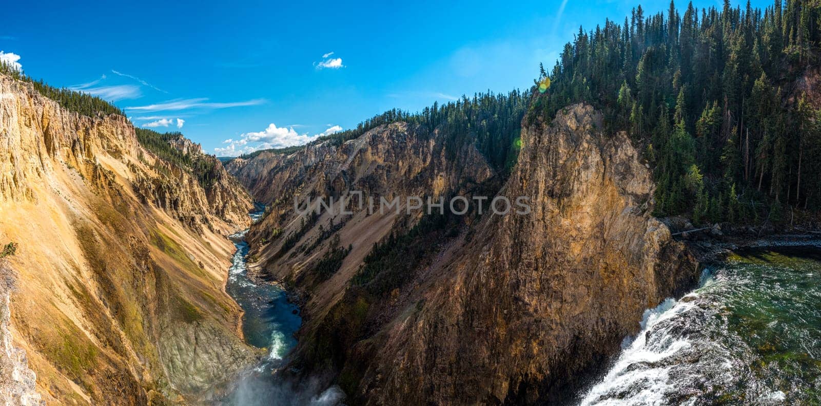 River flowing through the popular Grand Canyon of the Yellowstone, USA