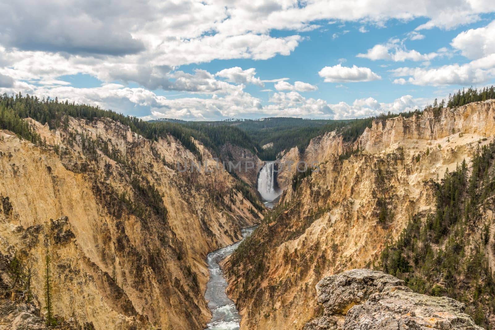 River flowing through the popular Grand Canyon of the Yellowstone, USA