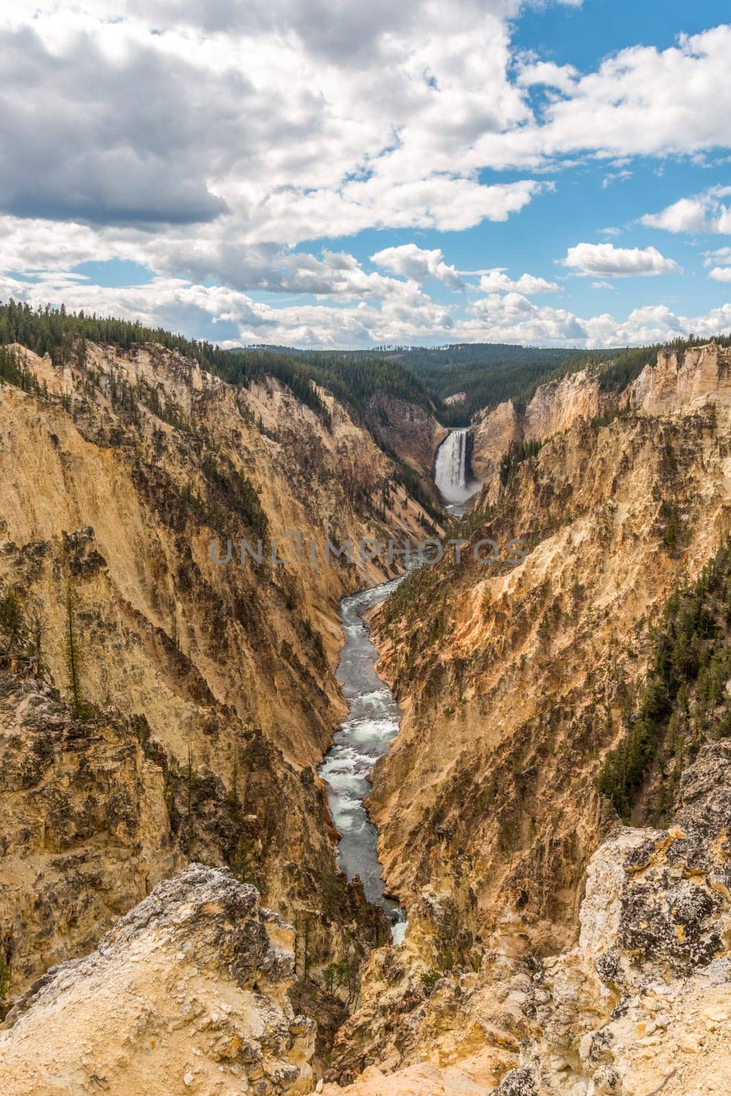 River flowing through the popular Grand Canyon of the Yellowstone, USA
