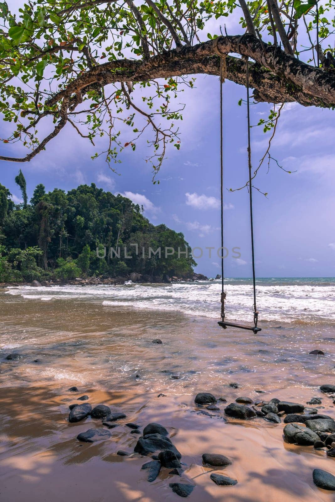 Beach sea sunset or sunrise with colorful of sky and cloud with sunlight in sinshine
