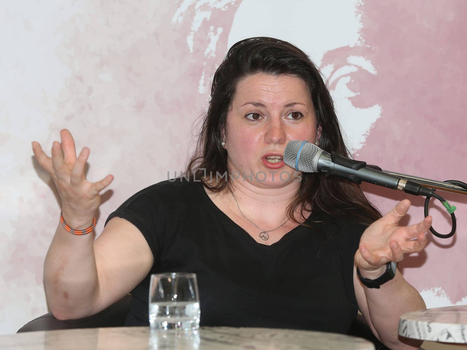 Autorenlesung mit Katja Hoyer aus ihrem Bestseller Diesseits der Mauer am 12.09.2023 in der Stadtbibliothek Magdeburg
