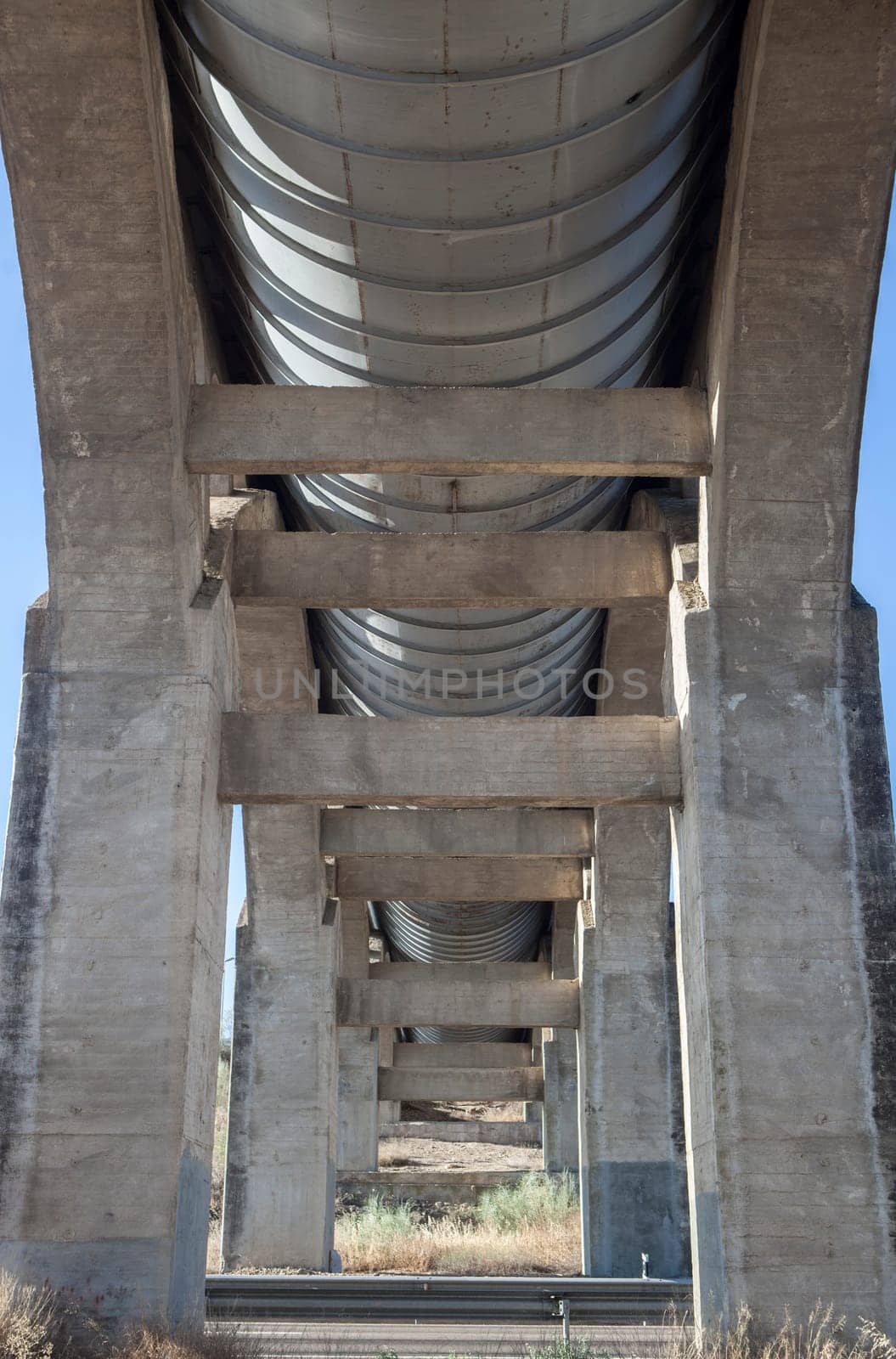 Acedera Aqueduct over N430 National Road. Vegas Altas del Guadiana, Badajoz, Extremadura, Spain