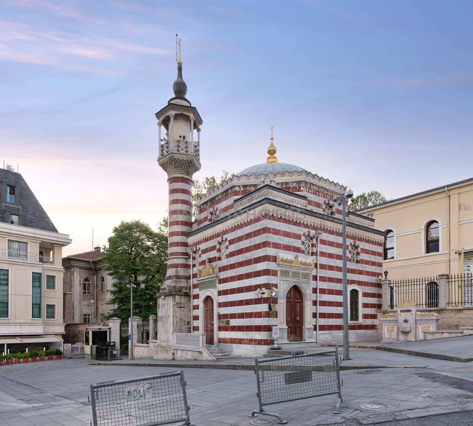 Vilayet Mosque, Vilayet Cami, or Nalli Masjid, a 19th century small mosque built by Imam Ali Efendi, located at Ankara Street, Sirkeci neighborhood, Istanbul, Turkey