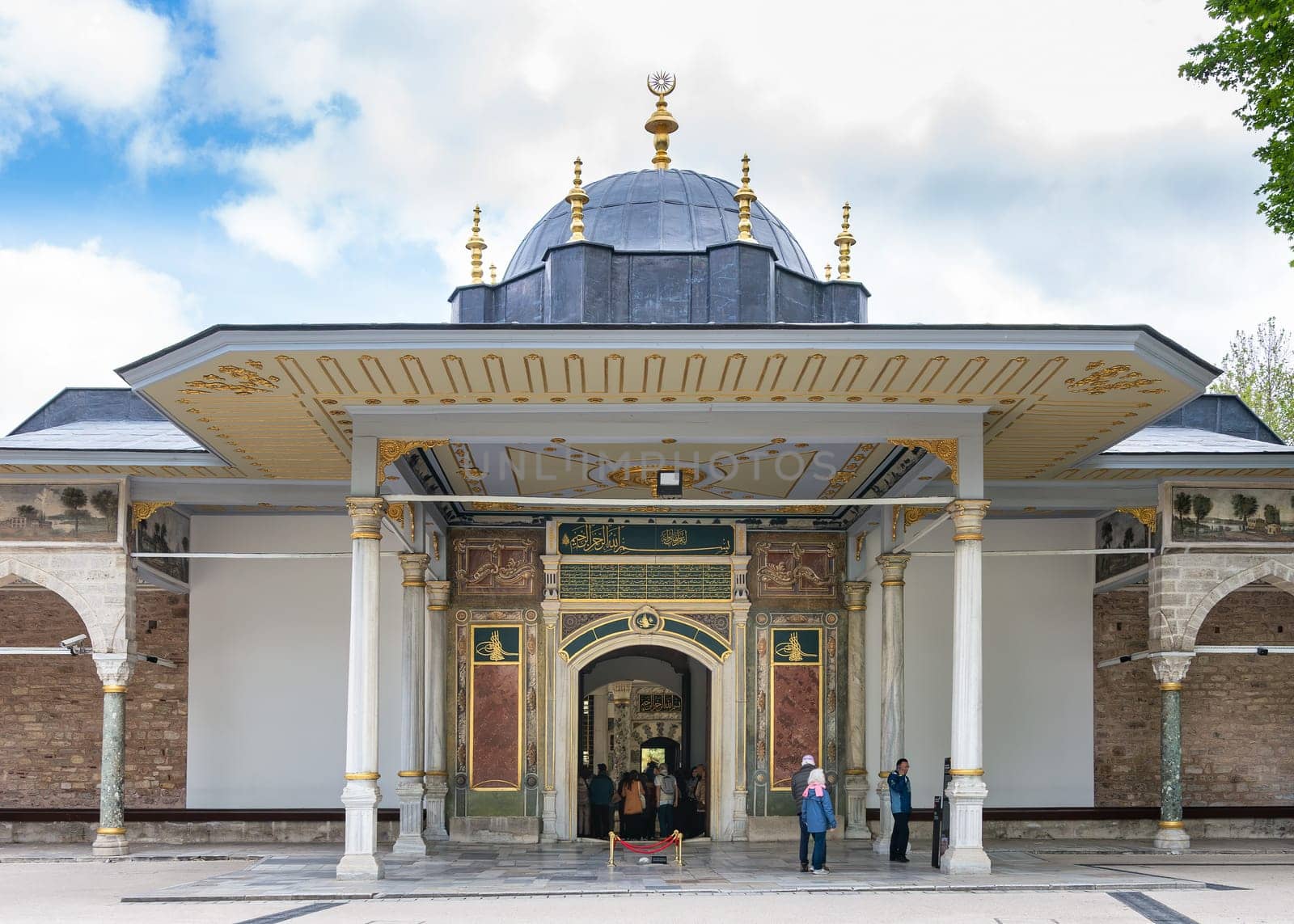 16th century Ottoman style Gate of Felicity, entrance to the Third Courtyard of the Topkapi Palace in Istanbul, Turkey, decorated with intricate carvings and calligraphy