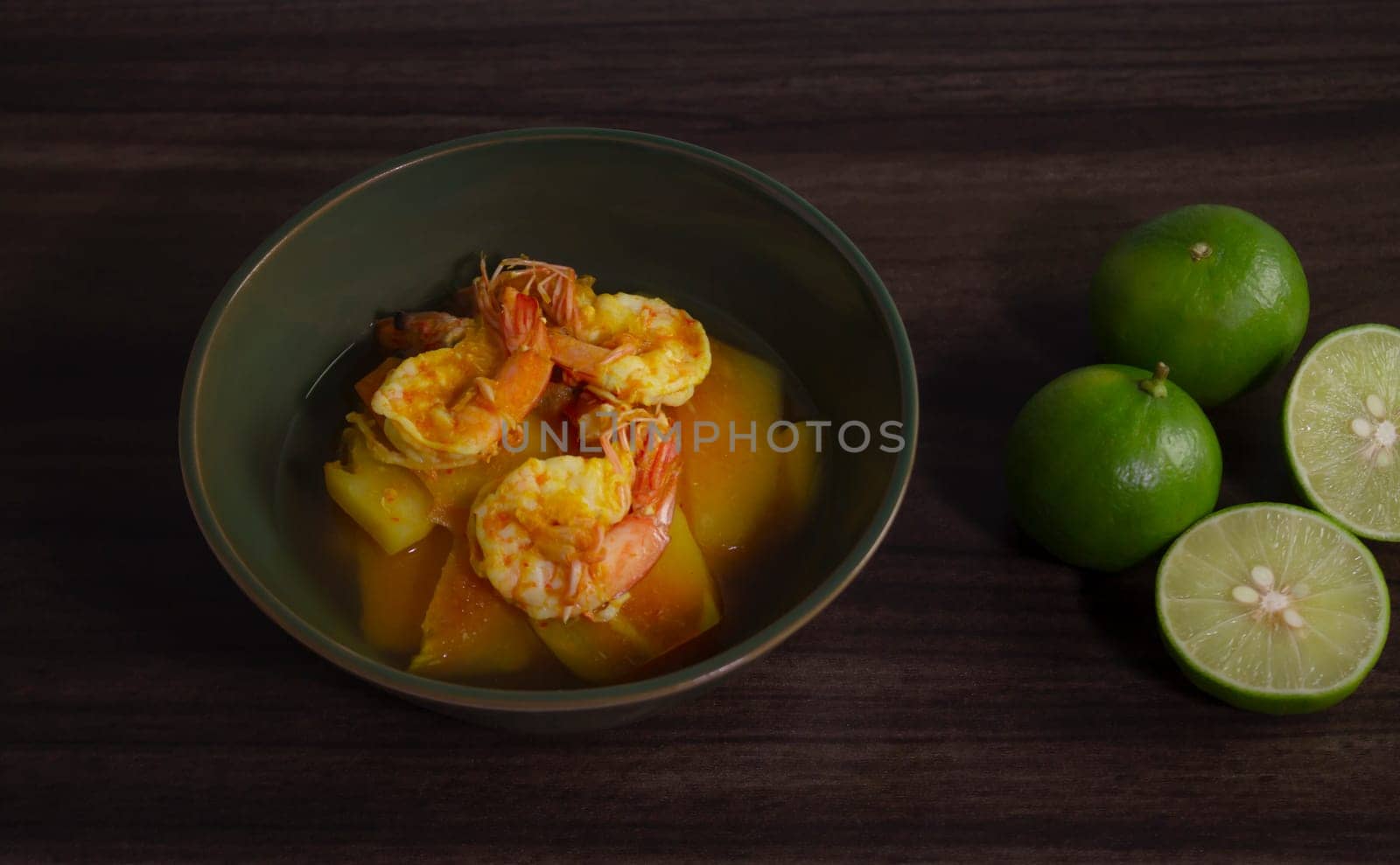 Papaya Shrimp Soup It is a traditional food of people in rural areas in the southern part of Thailand, People like to eat it and it is a delicious and healthy soup because the seasonings are made from herbs that are beneficial to the body.