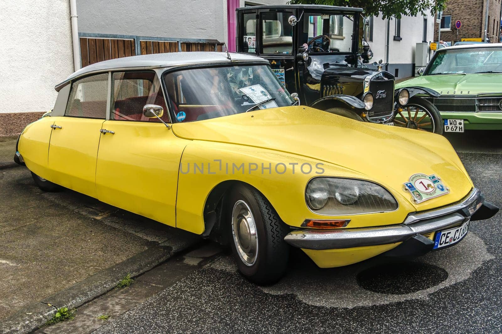 WETTENBERG, HESSE, GERMANY - 07 - 28 - 2023: Yellow Citroën DS ID 19 on traditional Car Show Golden Oldies in Krofdorf-Gleiberg near Giessen, hesse.
