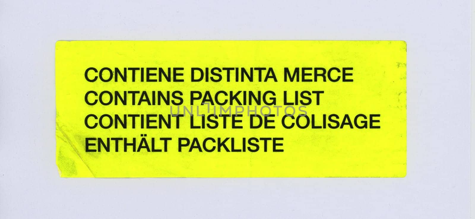 multilingual contains packing list label written in Italian English French and German