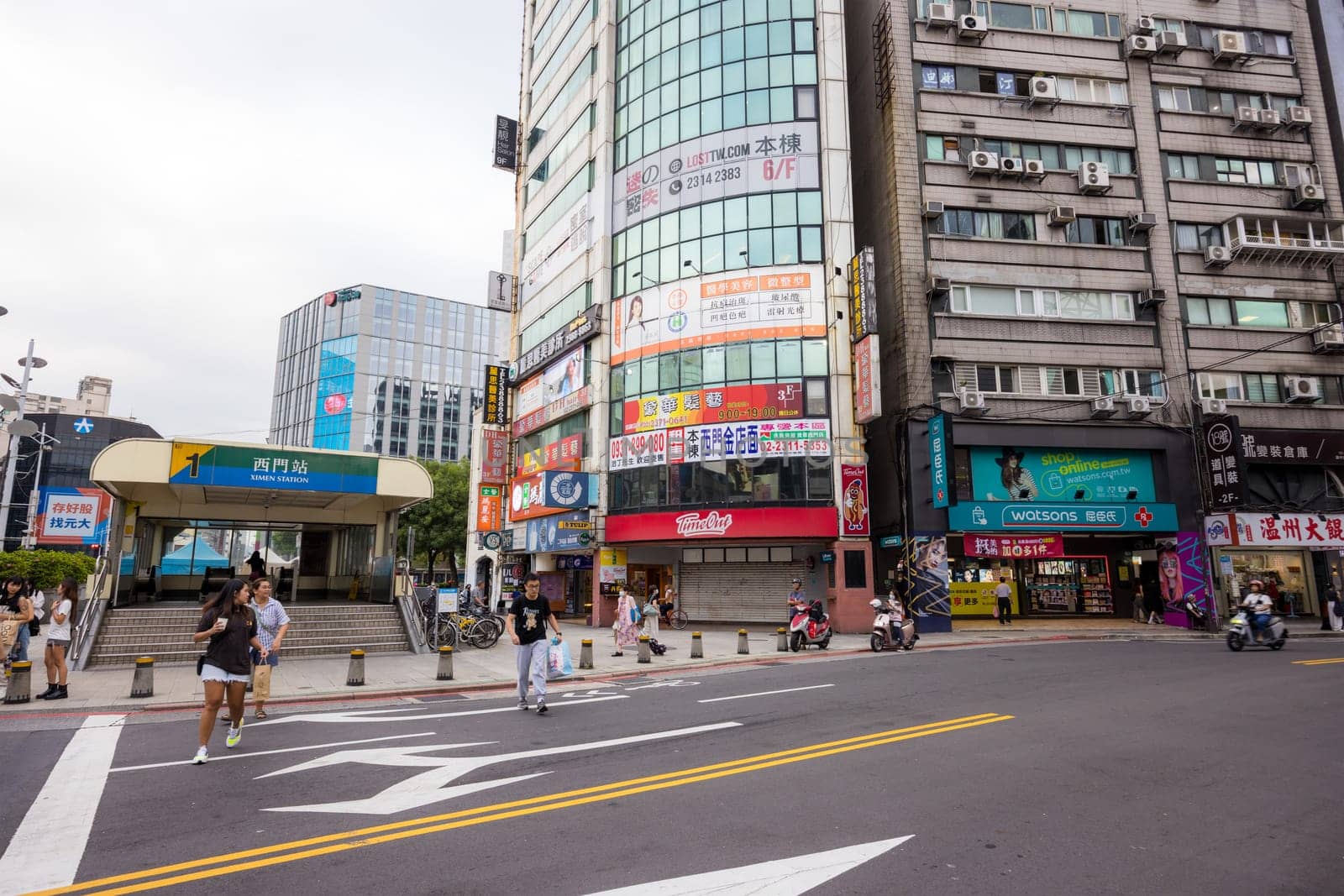 Taipei, taiwan 13 september 2023: taipei city street in ximending