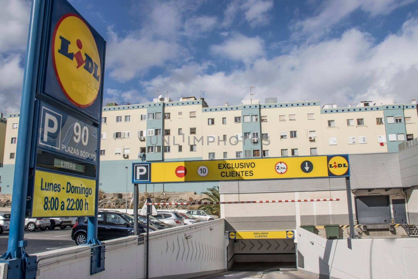 LIDL-Filiale mit eigener Tiefgarage, Maspalomas,Gran Canaria, Spanien