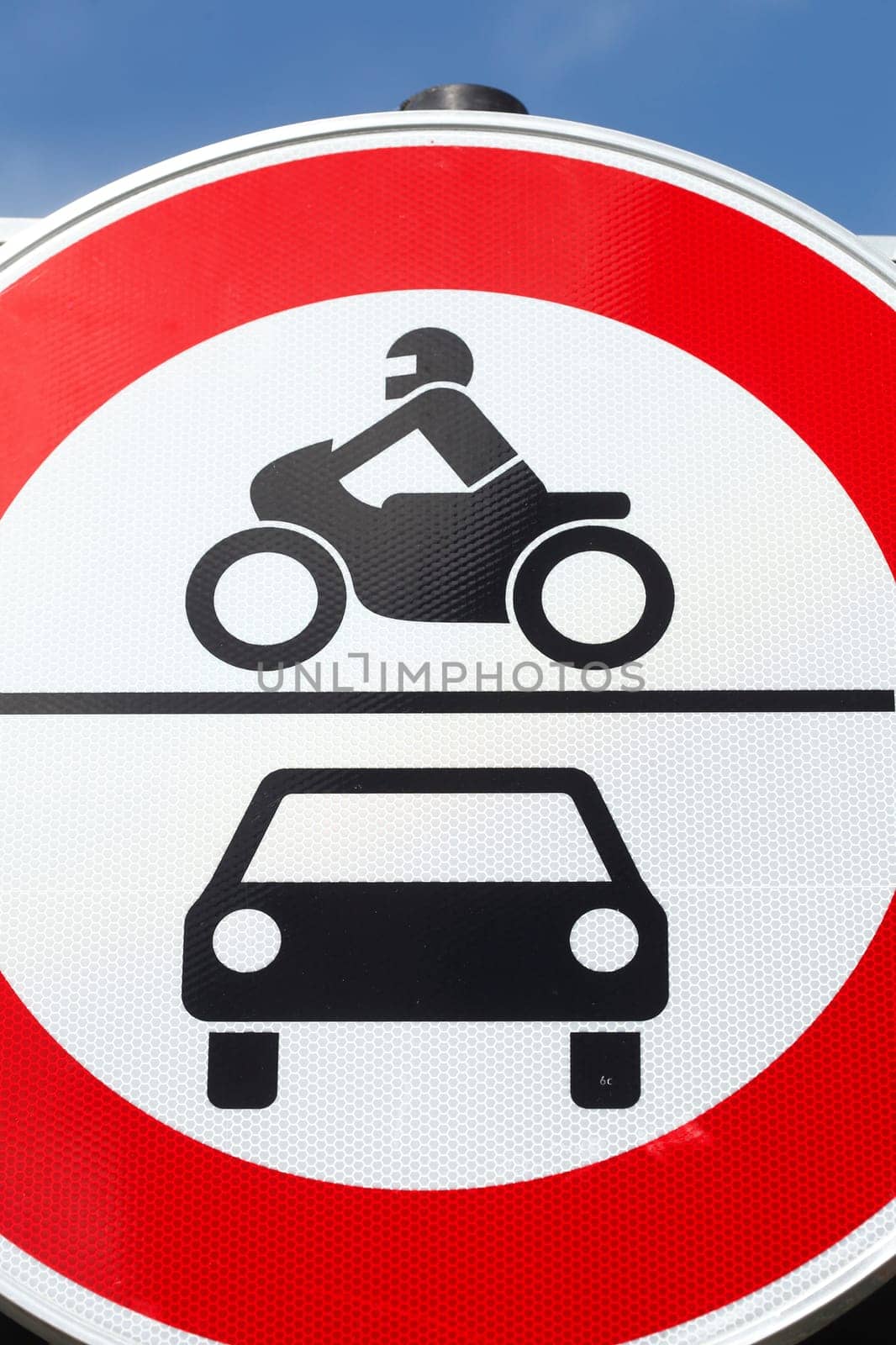 Traffic sign, Passage prohibited for cars and motorcycles, Germany